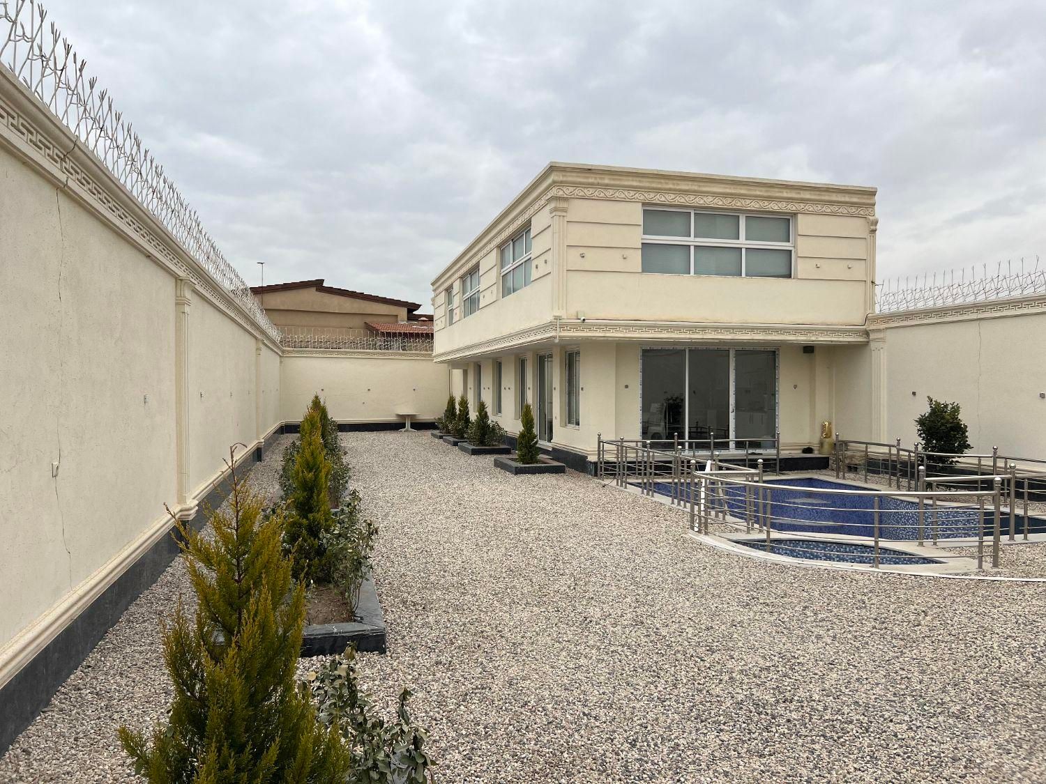 باغ ویلا 2خواب استخردار لاکچری|اجارهٔ کوتاه‌مدت ویلا و باغ|اصفهان, قهجاورستان|دیوار