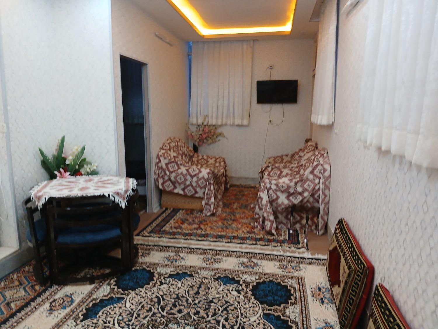 اجاره روزانه سوییت منزل اتاق خانه مسافر در نایین|اجارهٔ کوتاه‌مدت آپارتمان و سوئیت|نائین, |دیوار