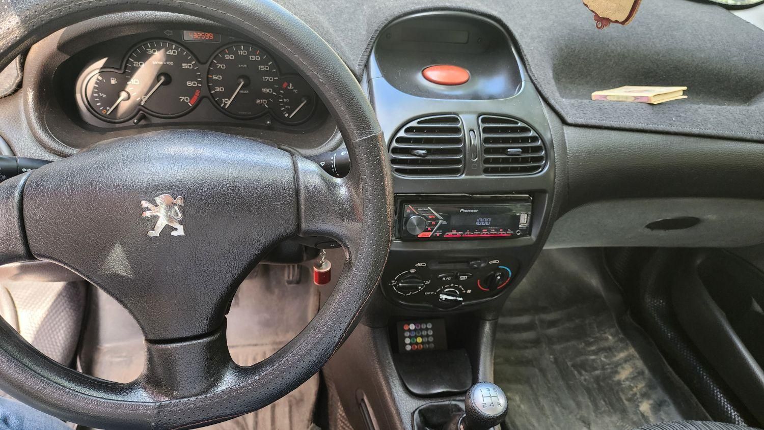 پژو۲۰۶ تیپ ۲ سالم 206|خودرو سواری و وانت|نجفآباد, هفده شهریور|دیوار