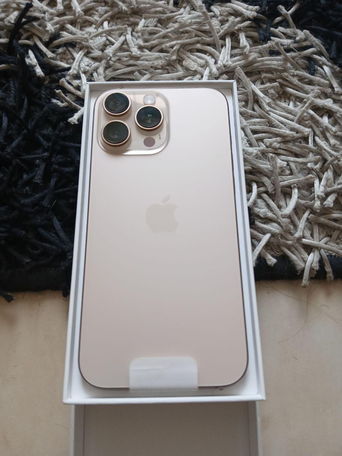 اپلiphone16pro max حافظه512|موبایل|شیراز, ارم|دیوار