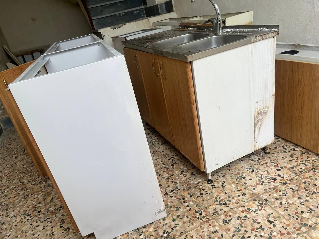 کابینت المینیومی با سینک و شیر ابو هود|آب‌چکان و نظم‌دهنده ظروف|لاهیجان, بازکیاگوراب|دیوار