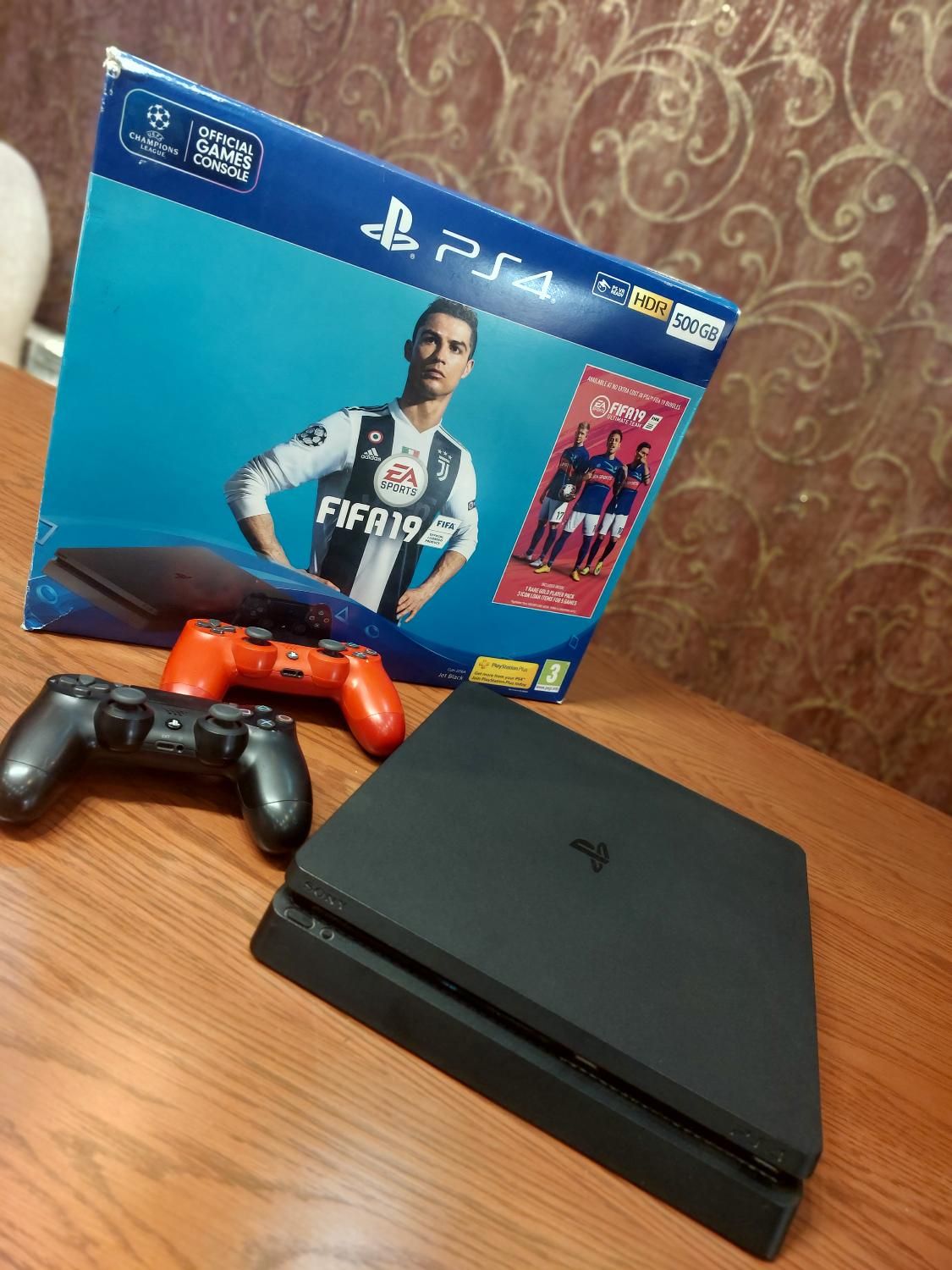 PS4 Slimهمراه دو دسته ارجینال|کنسول، بازی ویدئویی و آنلاین|دلیجان, |دیوار
