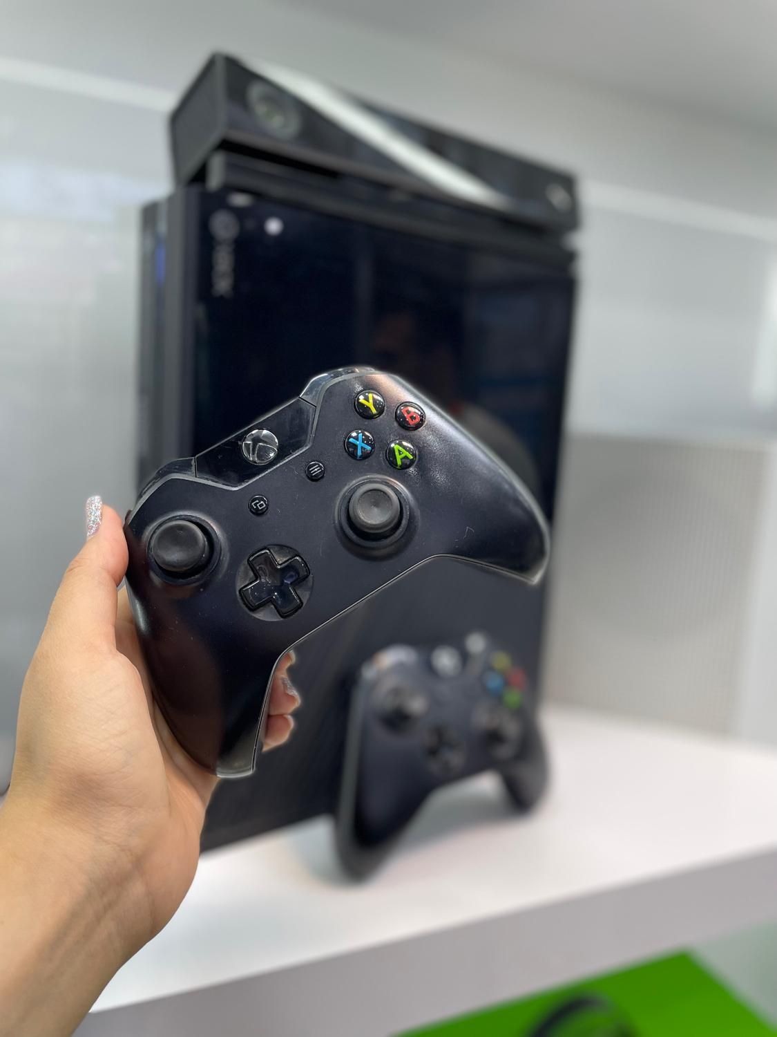 Xbox one/با بازی/۲دسته/از دم قسط|کنسول، بازی ویدئویی و آنلاین|اصفهان, احمدآباد|دیوار