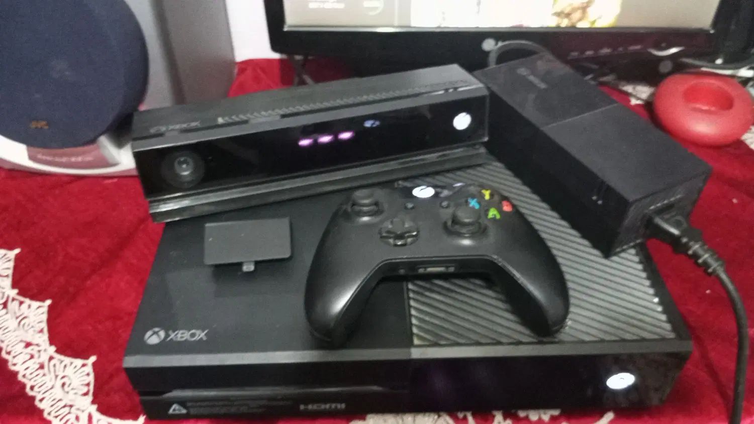Xbox oneایکس باکس وان تمیز به همراه کینکت وتک دسته|کنسول، بازی ویدئویی و آنلاین|یزد, |دیوار