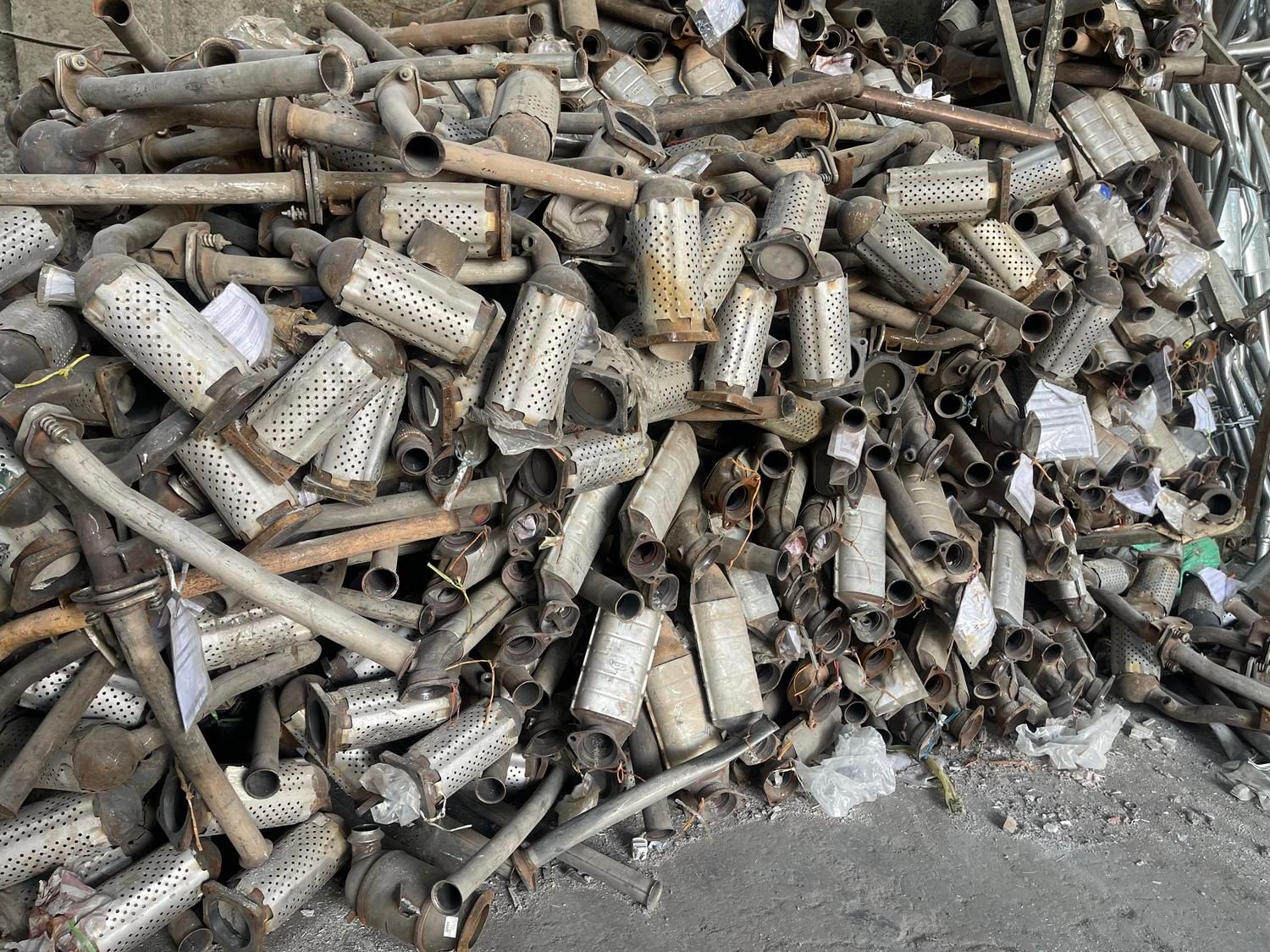 کاتالیزور و خاک کاتالیزور|قطعات یدکی و لوازم جانبی|کرج, گلشهر|دیوار