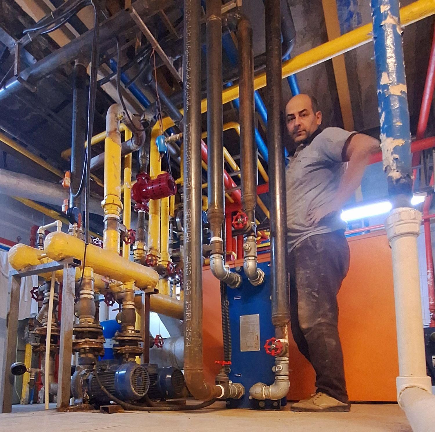 گرمایش از کف،استخرو جکوزی و موتورخانه|خدمات پیشه و مهارت|بروجرد, |دیوار