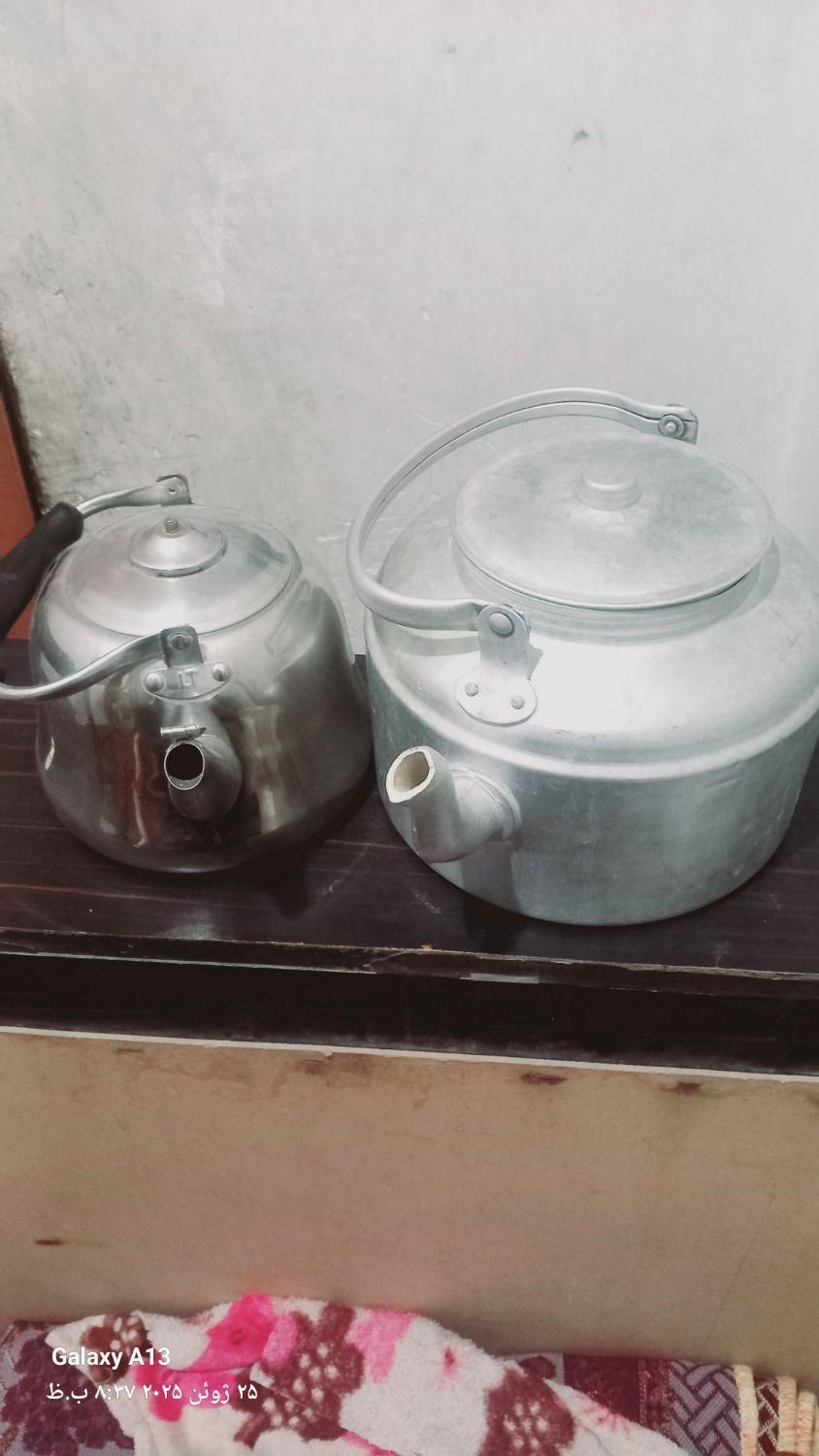 یک عدد چاجوش بزرگ ویک عدد قوری|قوری، کتری، قهوه‌ساز دستی|زاهدان, |دیوار