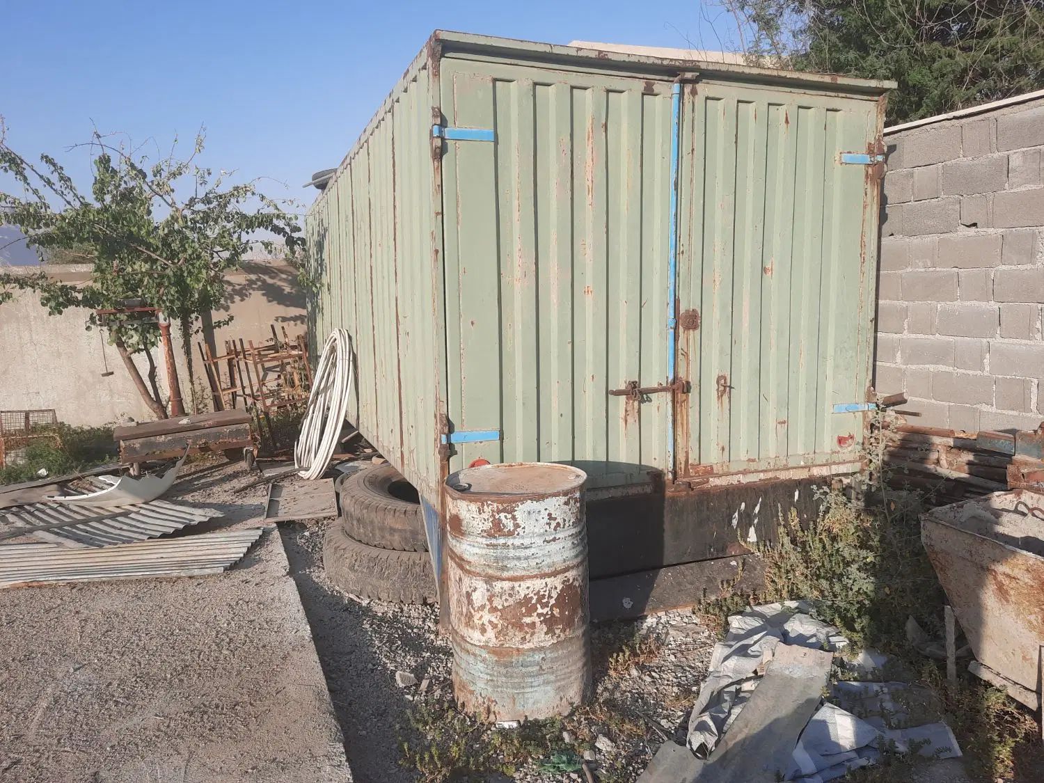 یک عدد کانتینر ۷متری مال ماشین ویک۵متر ایسوزو|ماشین‌آلات صنعتی|تهران, فرودگاه مهرآباد|دیوار