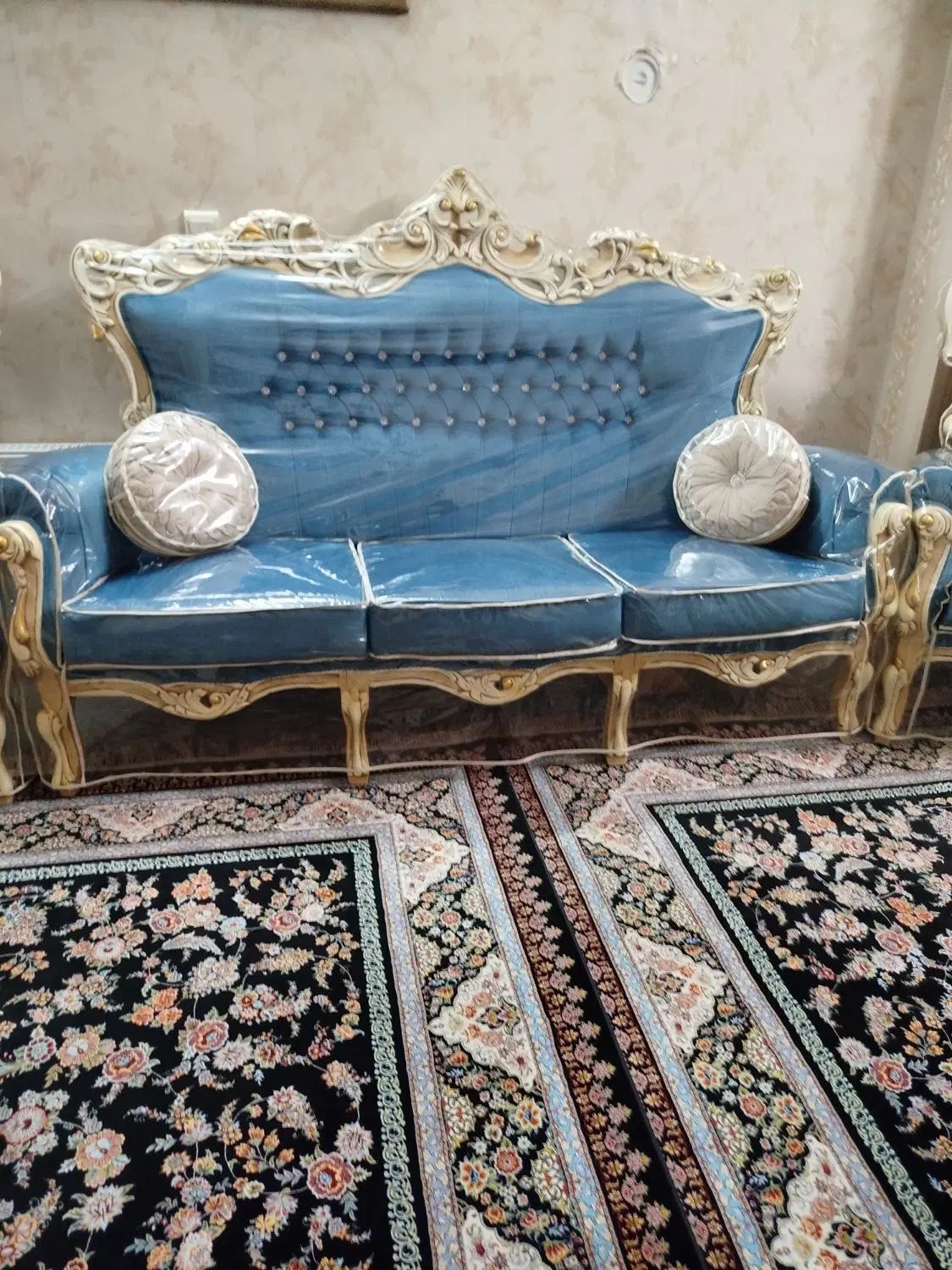 فروش مبل ونیز وعسلی هفت نفره و میز تلویزیون|مبلمان خانگی و میز عسلی|اسلام‌شهر, شهرک قائمیه|دیوار