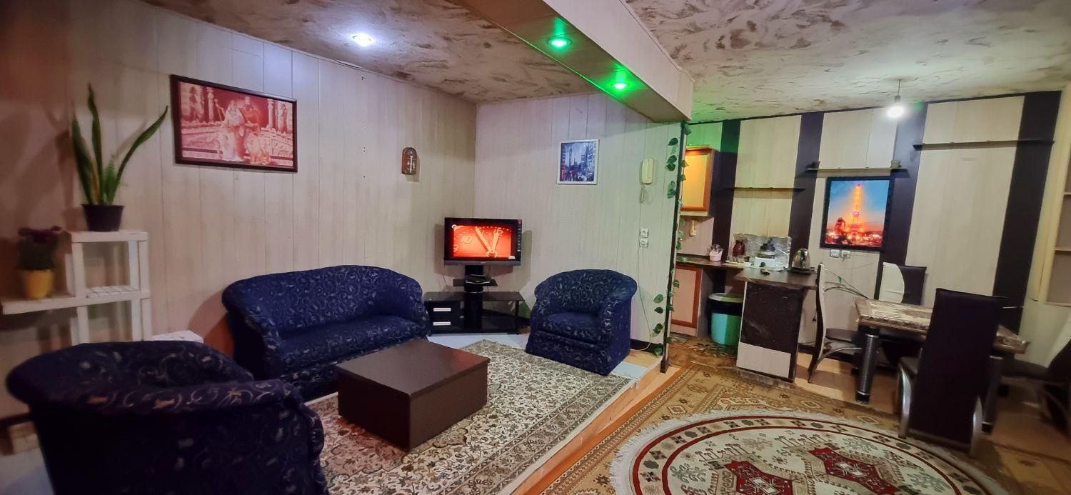 اجاره ماهیانه منزل مبله با وسایل کامل خانواده|اجارهٔ کوتاه‌مدت آپارتمان و سوئیت|اصفهان, حسین‌آباد|دیوار