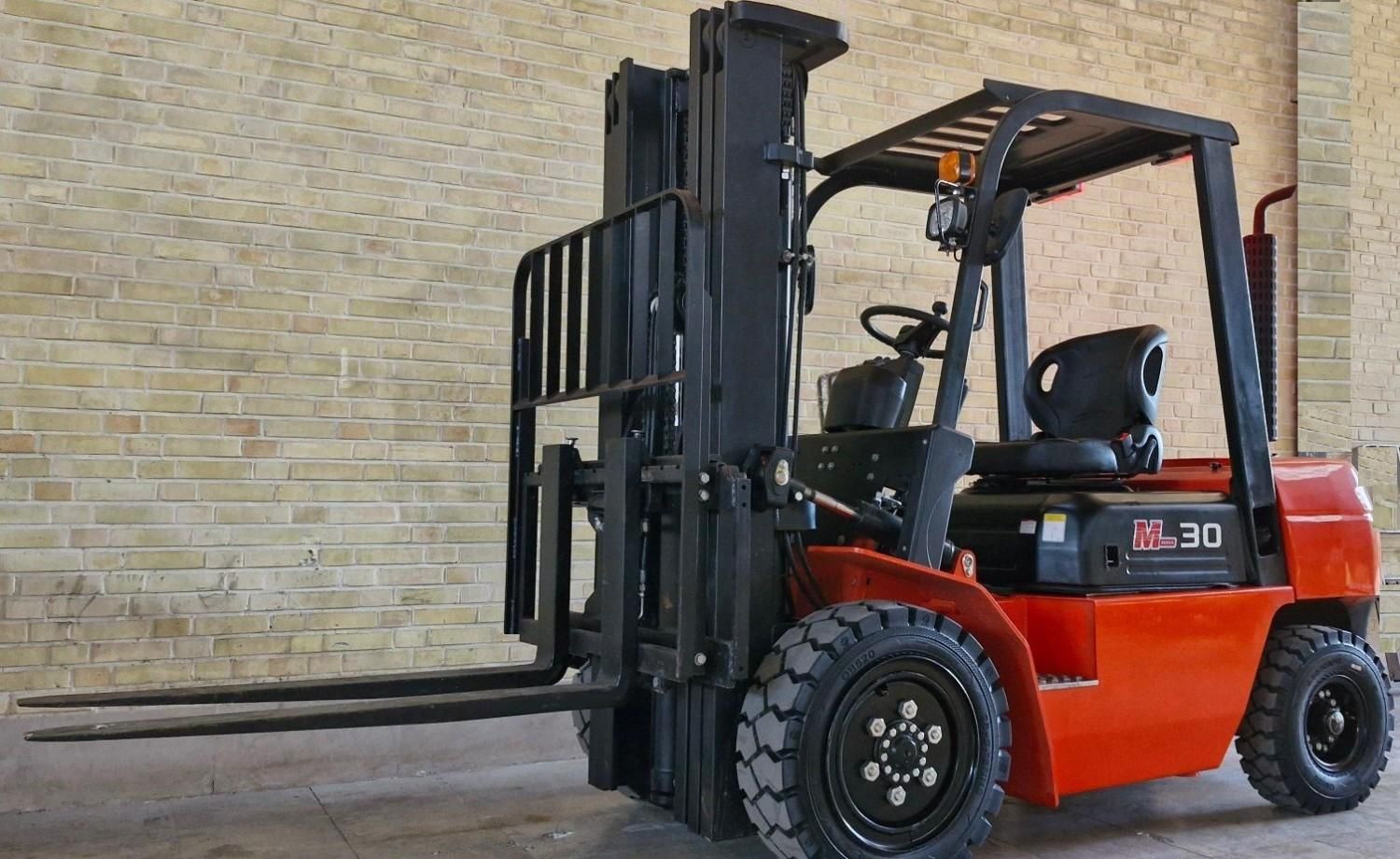 انواع لیفتراک های ماشینی و لیفتراک های دستی|ماشین‌آلات صنعتی|آستارا, |دیوار