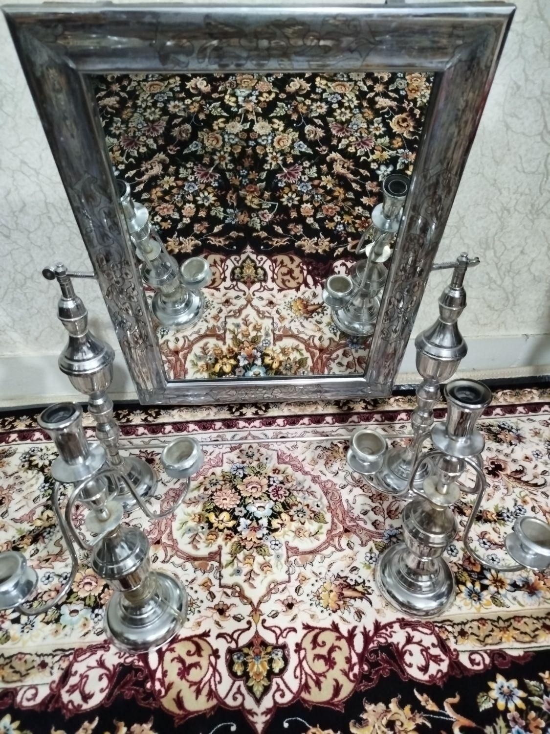 آینه و شمعدان|آینه|دورود, |دیوار