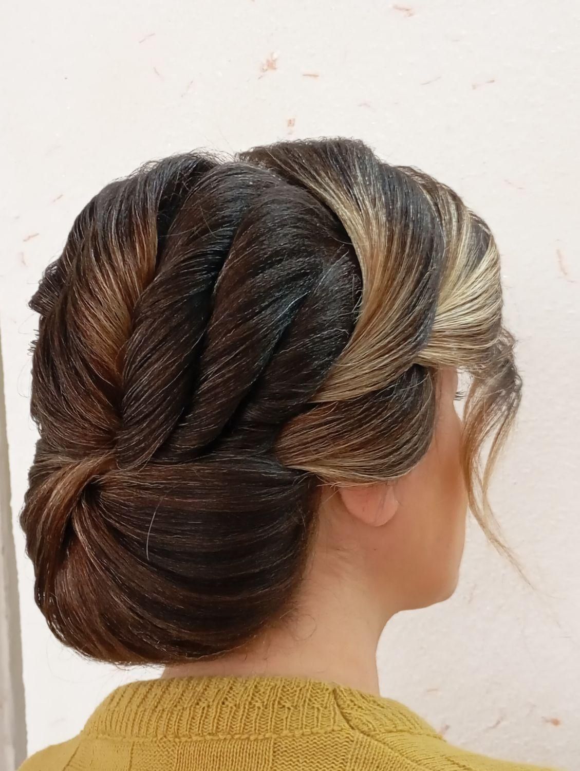 خدمات اپیلاسیون ودرصدی توهرلاینی|خدمات آرایشگری و زیبایی|ساوه, |دیوار