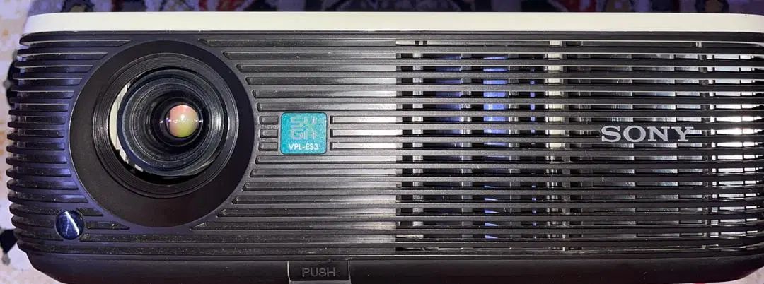 ویدئو پروژکتور sony مدل vpl -Es3|تلویزیون و پروژکتور|تهران, شهران شمالی|دیوار