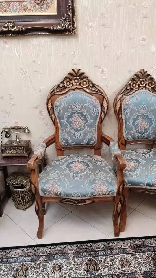 مبل ۹ نفره خوش رنگ به همراه میز و ۳ میز عسلی|مبلمان خانگی و میز عسلی|تهران, کن|دیوار