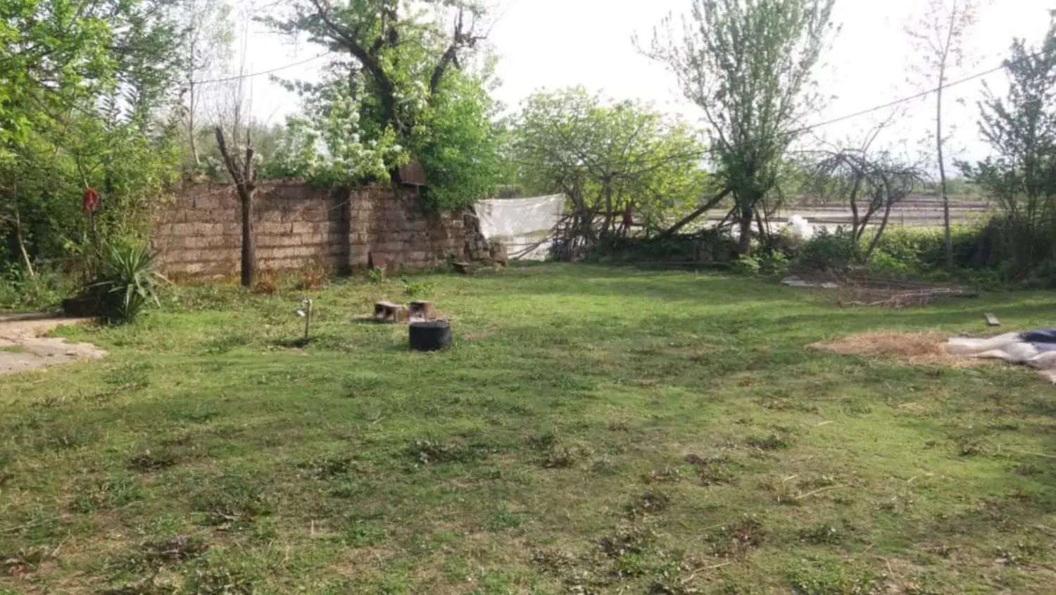 ۳۰۰ نفر خونه و محوطه قابل سکونت با امتیازات کامل|فروش زمین و ملک کلنگی|رشت, یخسازی|دیوار