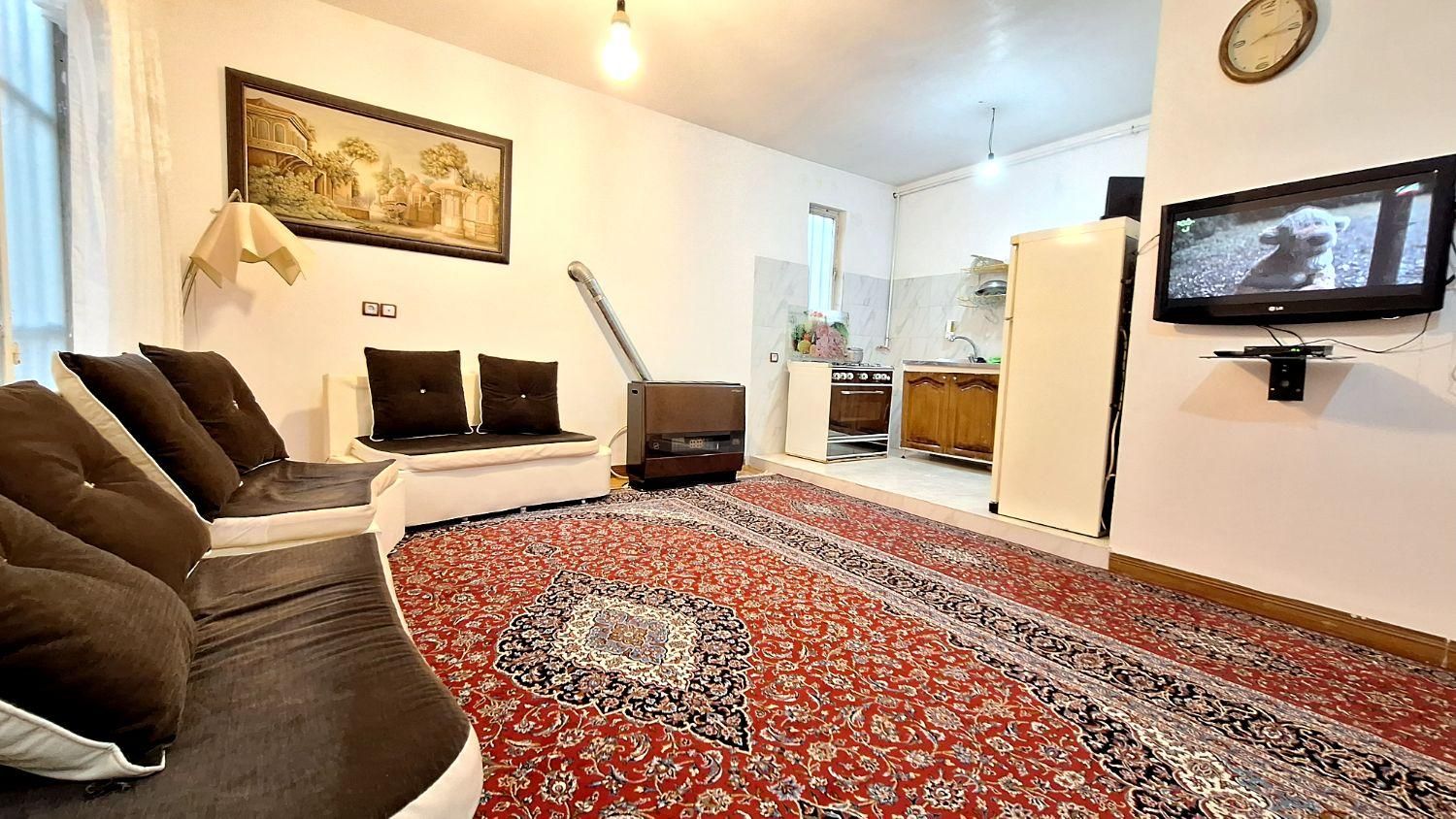 اجاره (ویلا باغ طاقبستان ) در کنار ( طاقبستان )|اجارهٔ کوتاه‌مدت ویلا و باغ|کرمانشاه, |دیوار