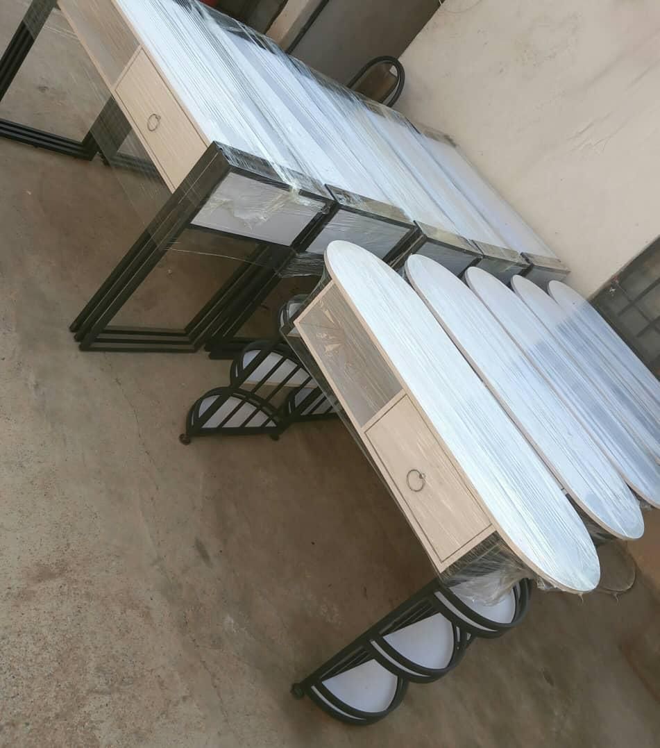 میز ناخن . ترولی. آینه.|مبلمان اداری|صفادشت, |دیوار