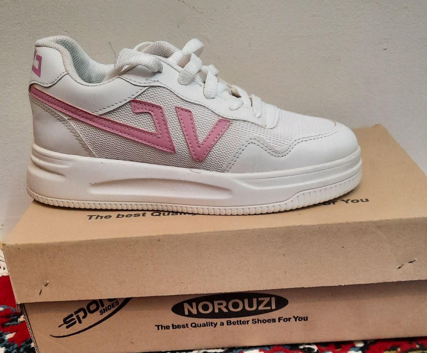 کفش اسپورت سفید نو ،سایز ۳۷ ،قیمت۳۸۰ت|کیف، کفش، کمربند|شیراز, تحویلی|دیوار