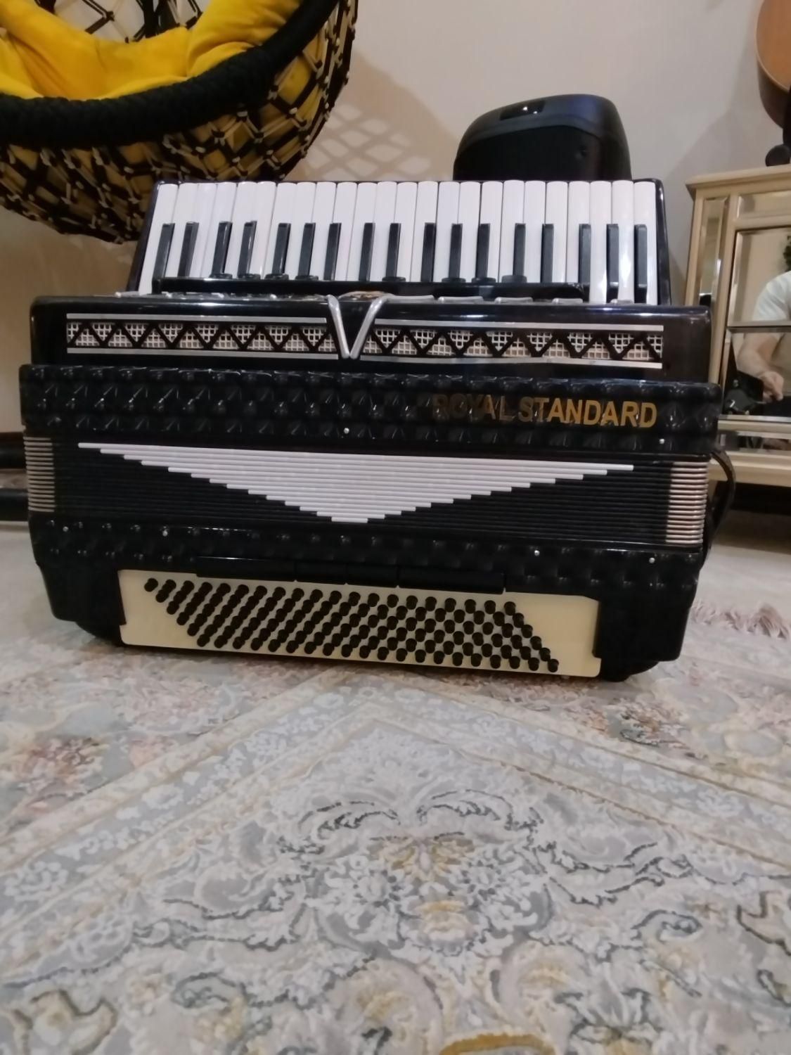 ساز آکاردئون. رویال استاندارد ۱۲۰. مشکی|پیانو، کیبورد، آکاردئون|تبریز, |دیوار