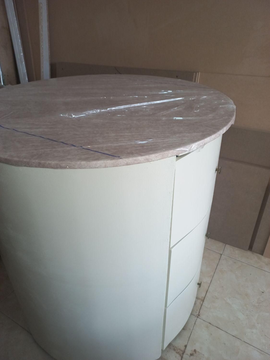 میز گرد|میز و صندلی غذاخوری|رشت, پیرکلاچای|دیوار