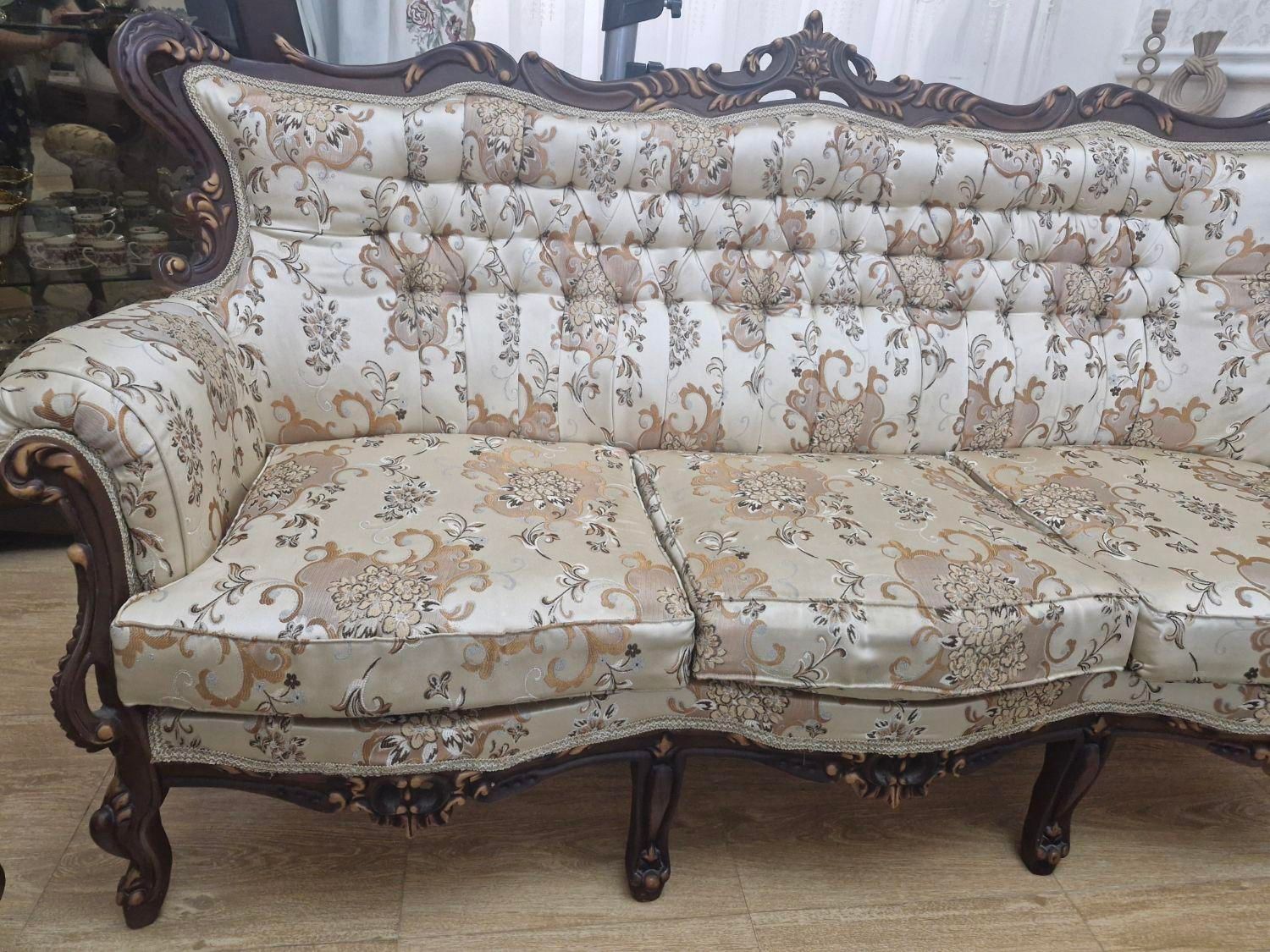 مبل استیل ۹ نفره|مبلمان خانگی و میز عسلی|رشت, کاکتوس|دیوار