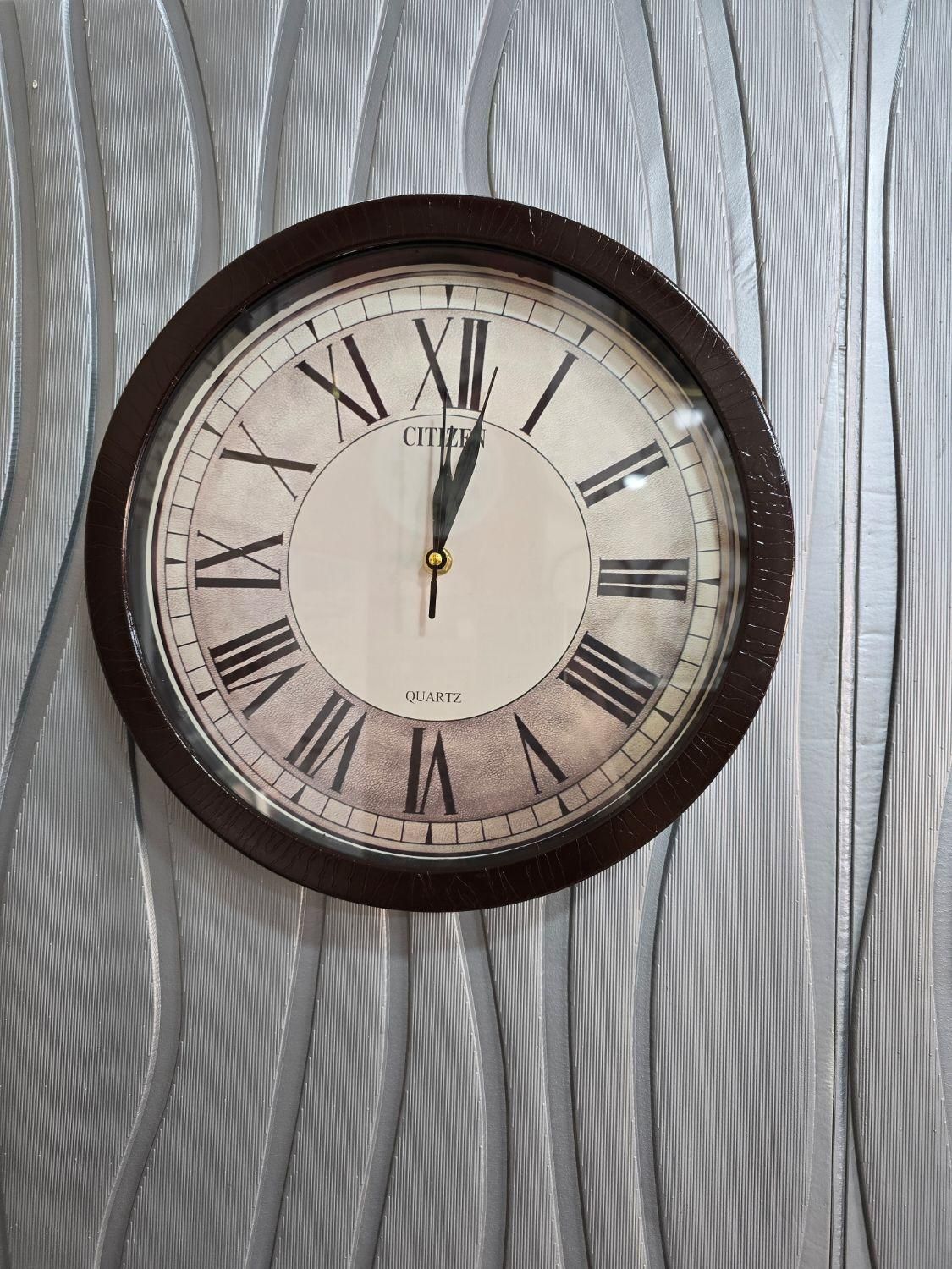 ساعت های سایز ۳۲ سانت|ساعت دیواری و تزئینی|شیراز, نصر|دیوار