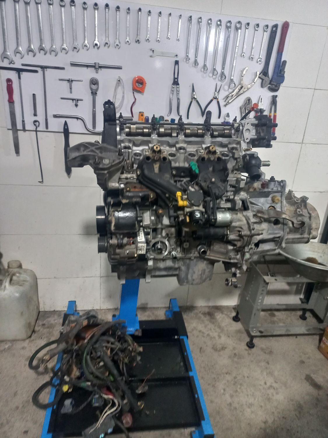 تعمیرگاه مرکزی پژو|خدمات موتور و ماشین|صدرا-فارس, فاز ۱|دیوار