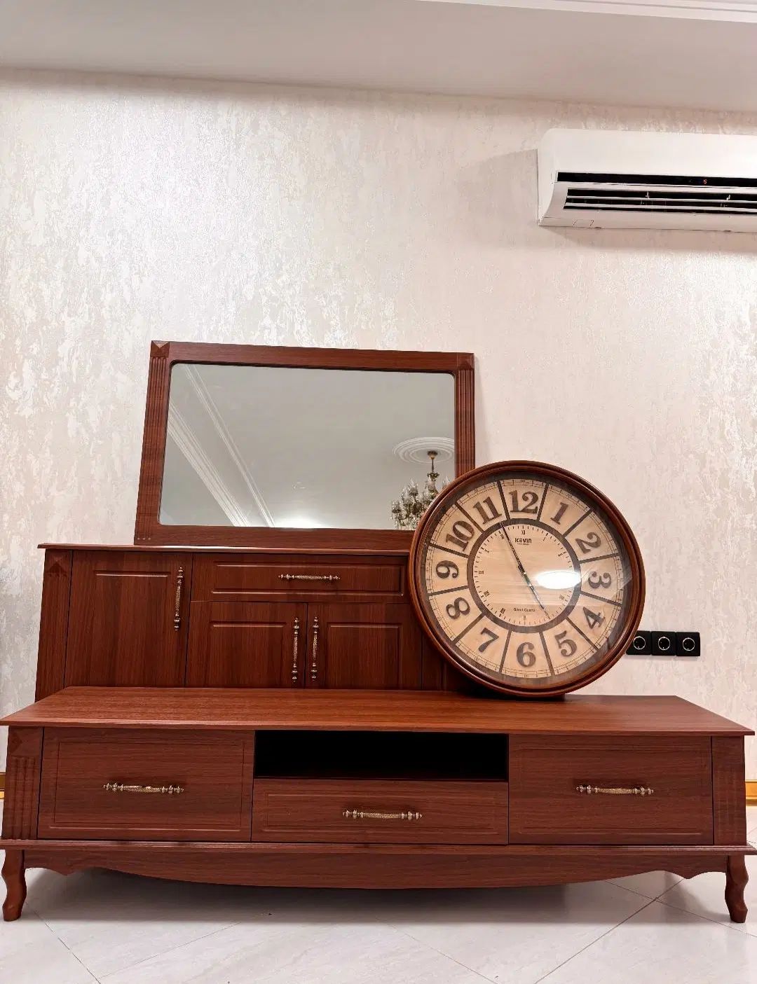 میز تلویزیون و ساعت و میز کنسول|حراج|کرج, کیانمهر|دیوار