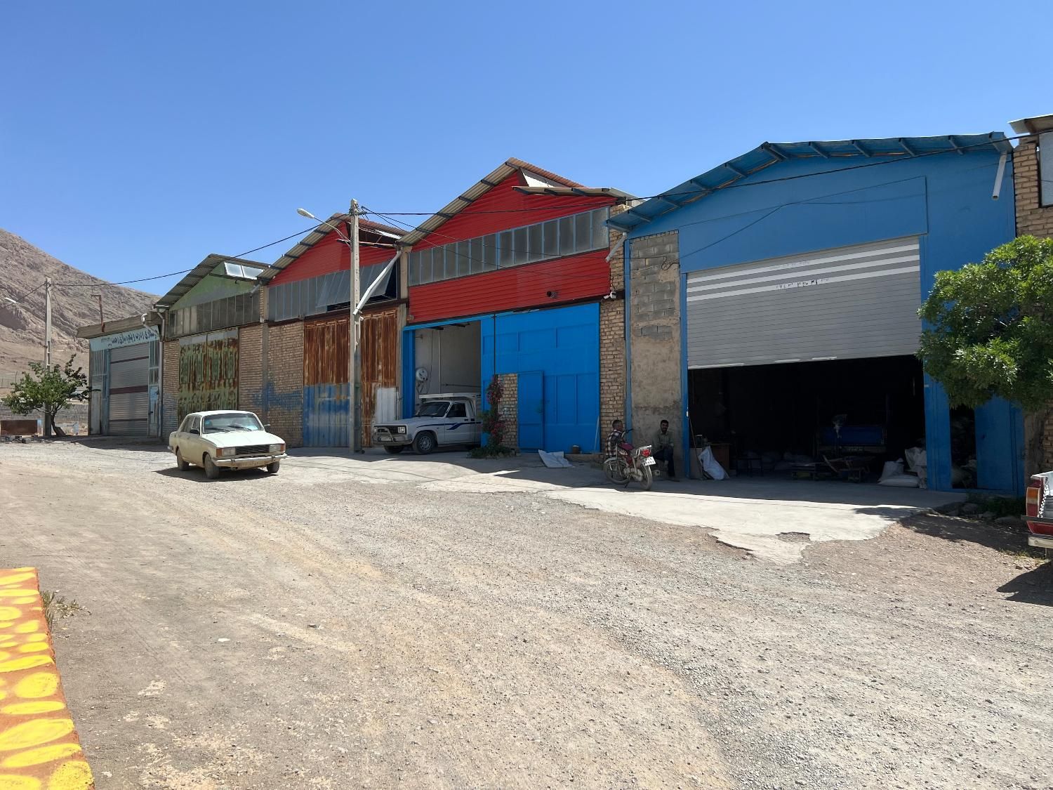 رهن ۵ ساله ملک تجاری برای ساخت کارگاه در گلشن|اجارهٔ دفتر صنعتی، کشاورزی، تجاری|دهاقان, |دیوار