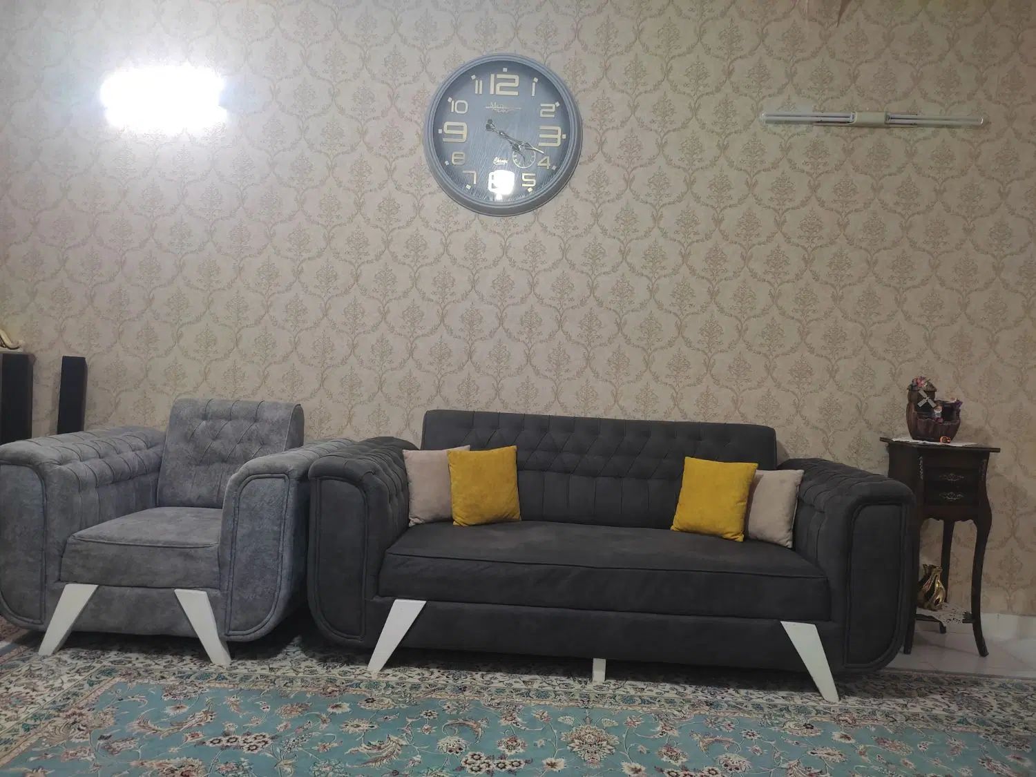 مبل چستر ۷ نفره کاملا نو بدون پارگی و شکستی|مبلمان خانگی و میز عسلی|مشهد, امیریه|دیوار
