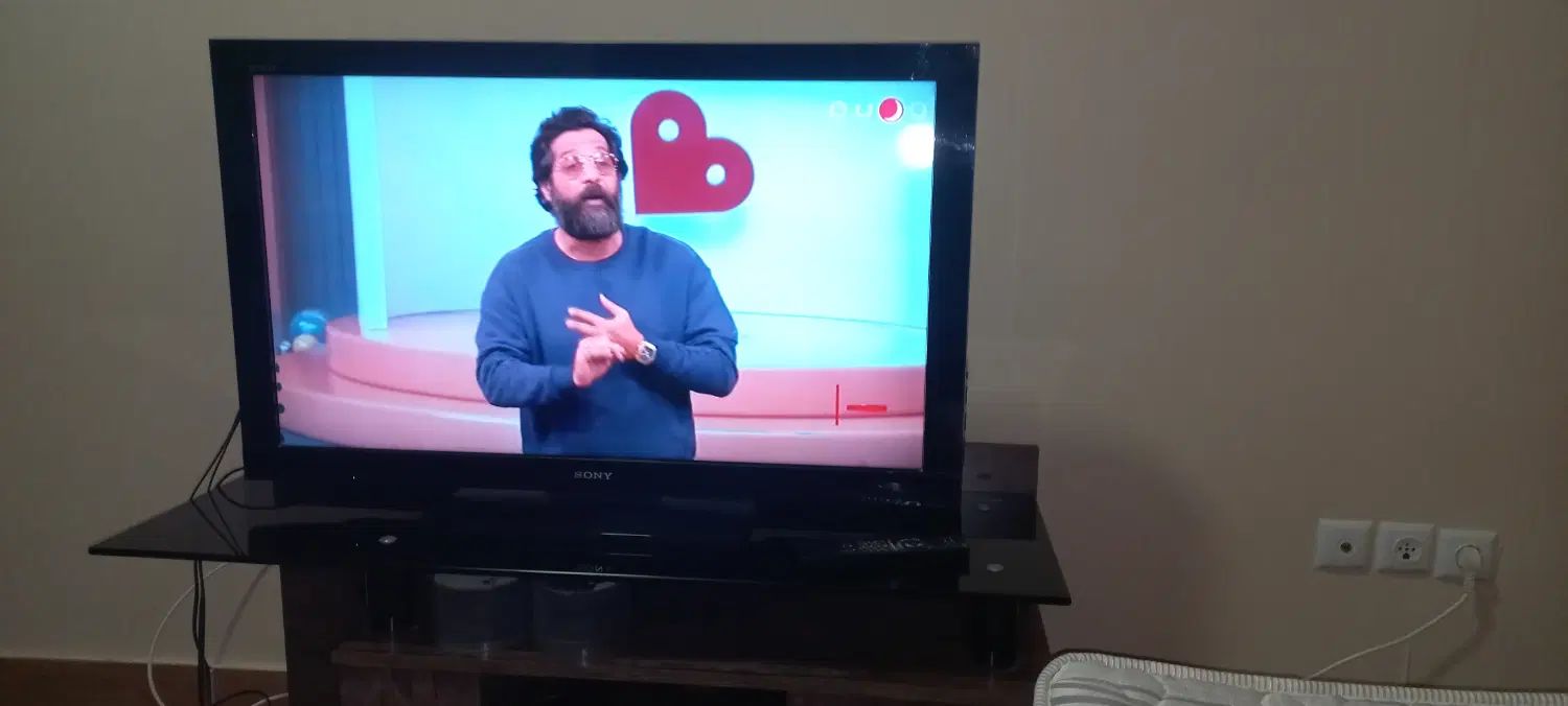 تلویزیون ۴۰ اینچ سونی با گیرنده دیجیتال ومیز|تلویزیون و پروژکتور|رشت, گلباغ نماز|دیوار