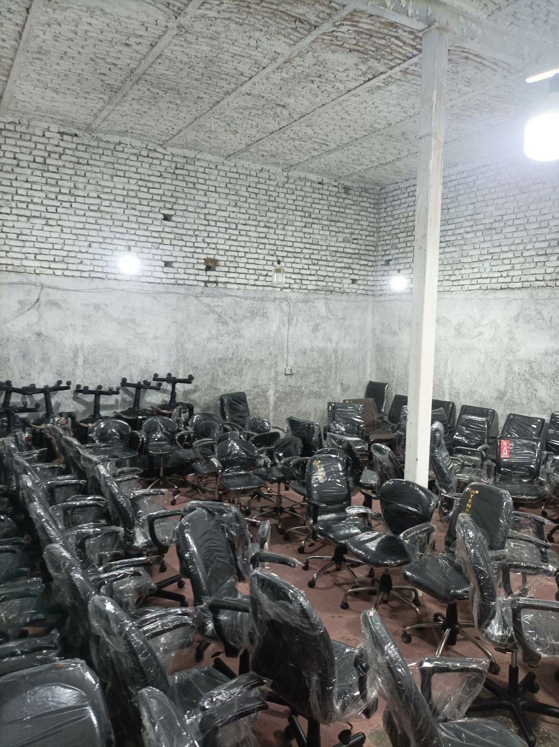 صندلی جکدار چرخدار اداری پیچی|مبلمان اداری|مشهد, طلاب|دیوار