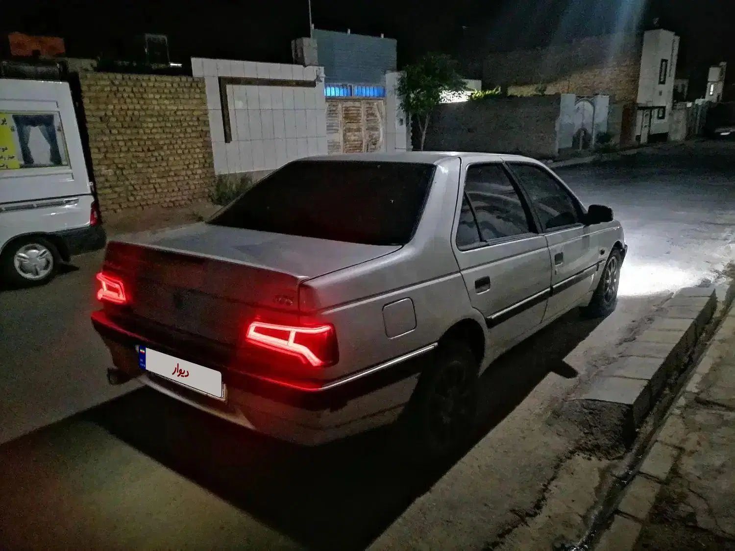 پژو 405 جی ال ایکس معاوضه با پارس، مدل ۱۳۹۰|خودرو سواری و وانت|مشهد, کارگران|دیوار