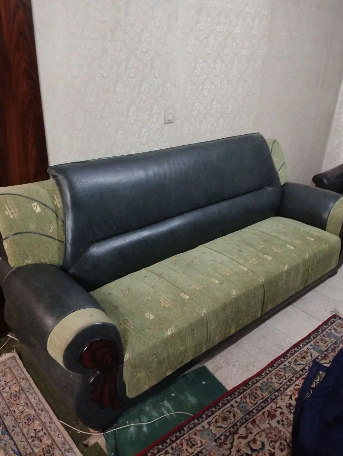 مبل سه نفره|مبلمان خانگی و میز عسلی|اصفهان, سروستان|دیوار
