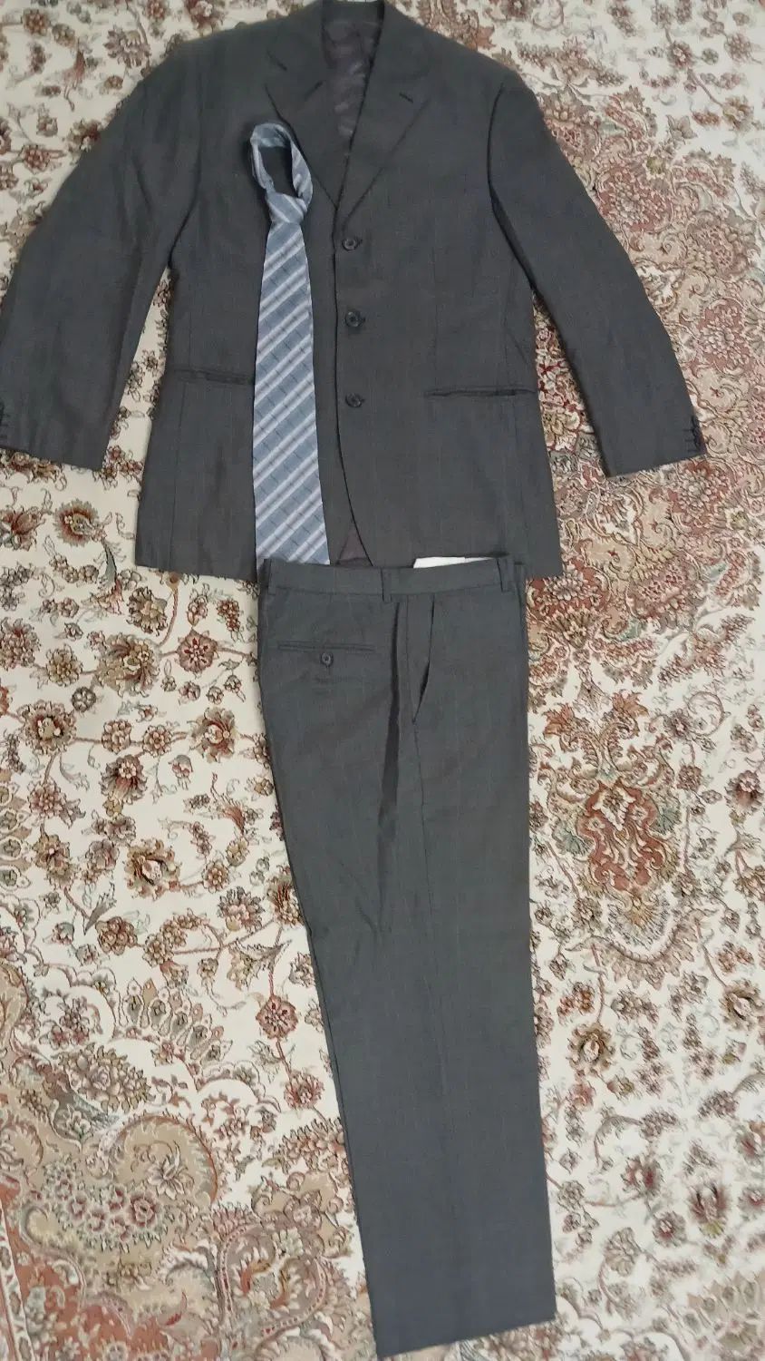 کت شلوار مشکی سایز لارج وکتوشلوار طوسی سایز 50|لباس|کرج, شاهین‌ویلا|دیوار