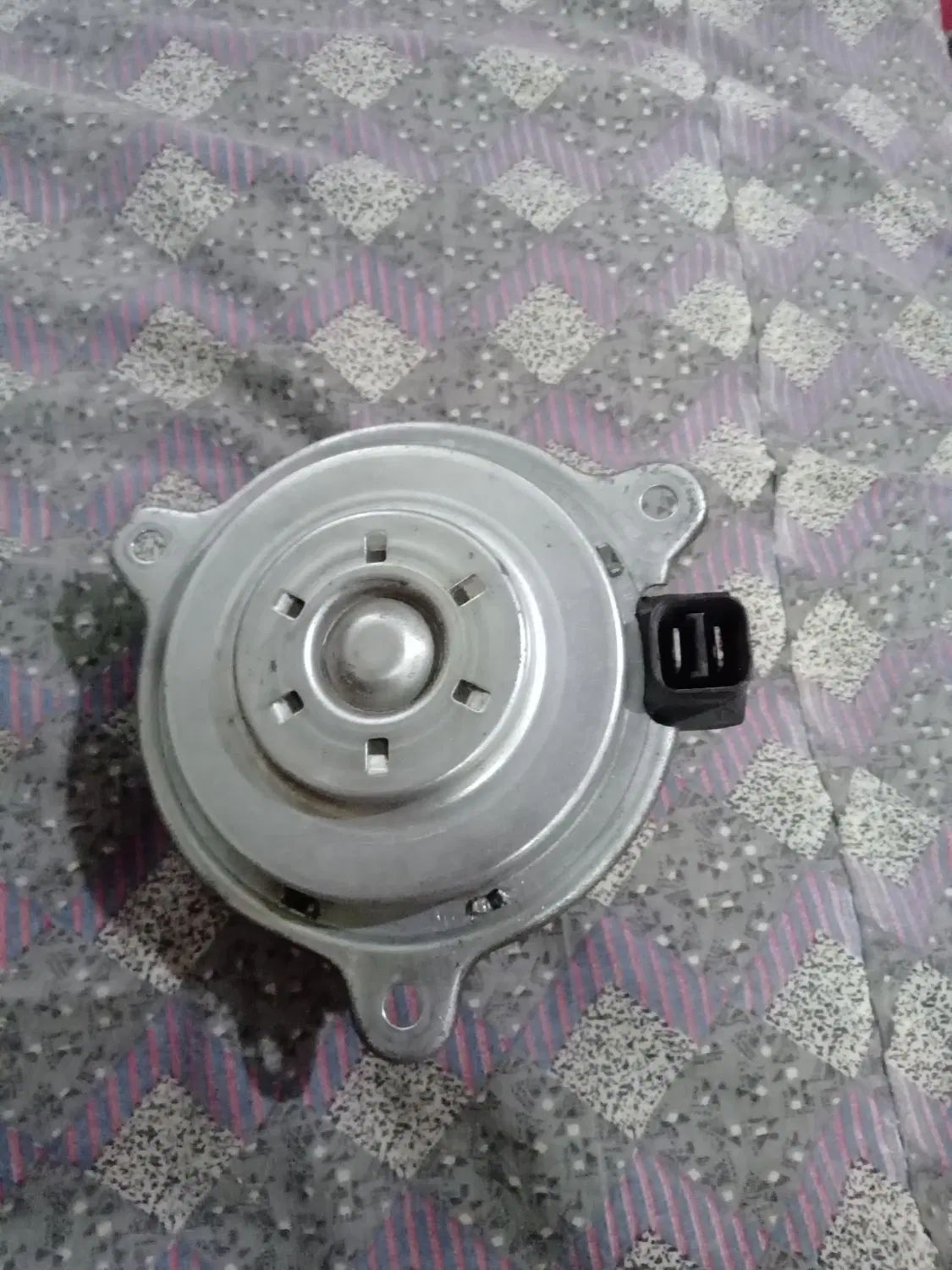 یک عدد موتور فن دودور پژو۴۰۵  استاندارد اتحادموتور|قطعات یدکی و لوازم جانبی|ملایر, |دیوار