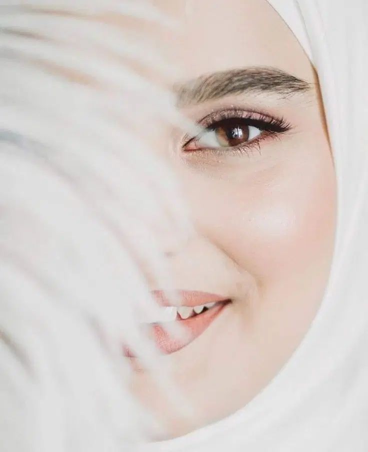 میکاپ و شنیون حرفه‌ای مواد اورجینال کیفیت تضمینی|خدمات آرایشگری و زیبایی|قم, انسجام|دیوار