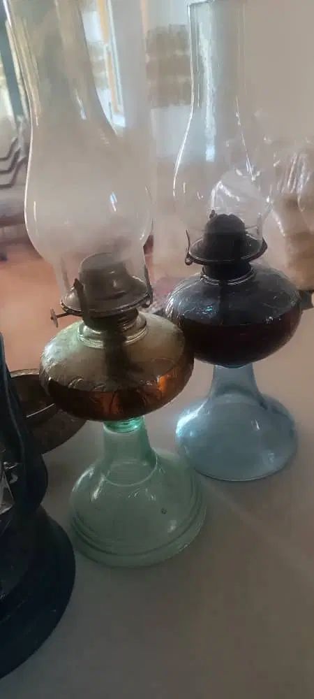 سه عدد  چراغ نفتی یک عدد فانوس ویک عدد جای قندان|لوستر و چراغ آویز|تبریز, |دیوار