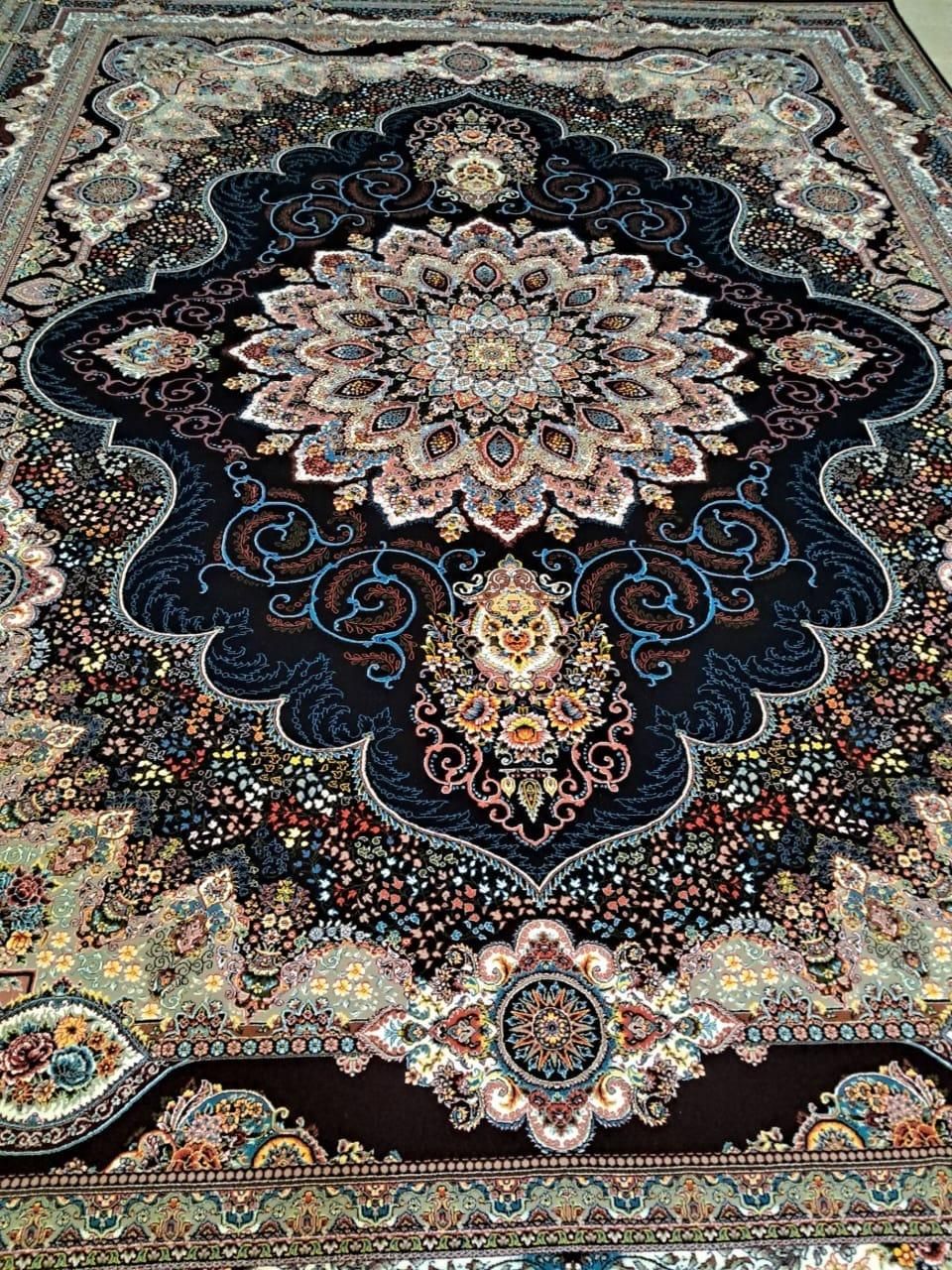فرش طرح طلاکوب زمینه قرمز1200شانه با ضمانت12ساله|فرش|شیراز, عادل آباد|دیوار