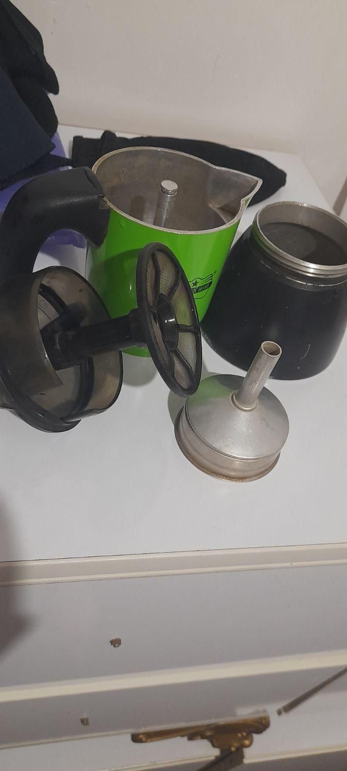 یک عدد قهوه ساز|سماور، چایساز، قهوهساز|میاندوآب, |دیوار