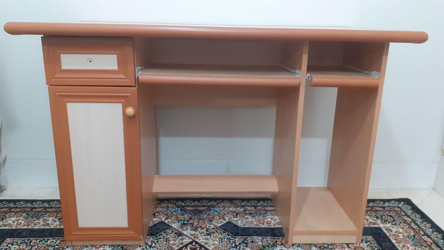 میز کامپیوتر۱۰۰۰۰۰۰ت|میز تحریر و کامپیوتر|گلپایگان, |دیوار