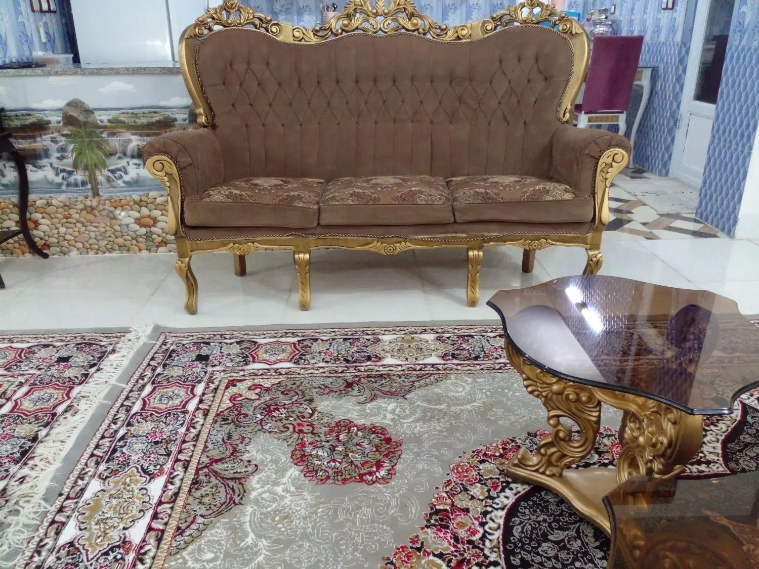 مبل نه نفره راحتی درحدنو با میز مبلمان سلطنتی|مبلمان خانگی و میز عسلی|نجف‌آباد, کهریزسنگ|دیوار