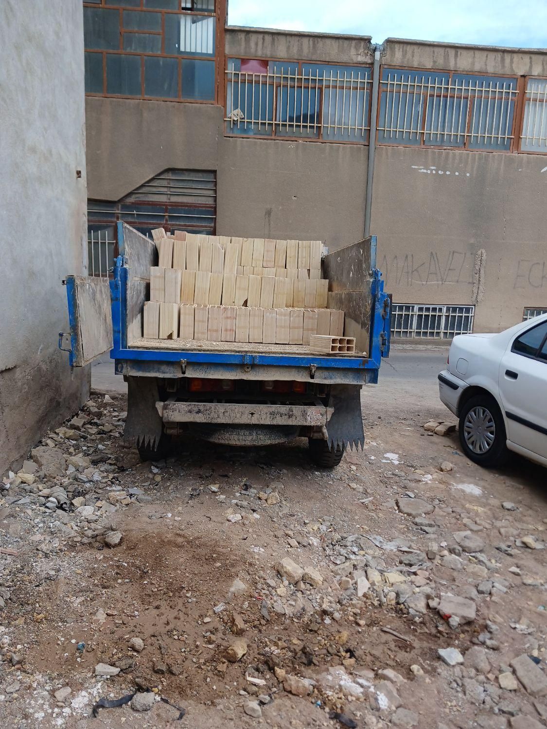 حمل نخاله.حمل ماسه .سیمان. آجر.س|خدمات حمل و نقل|شاهرود, |دیوار