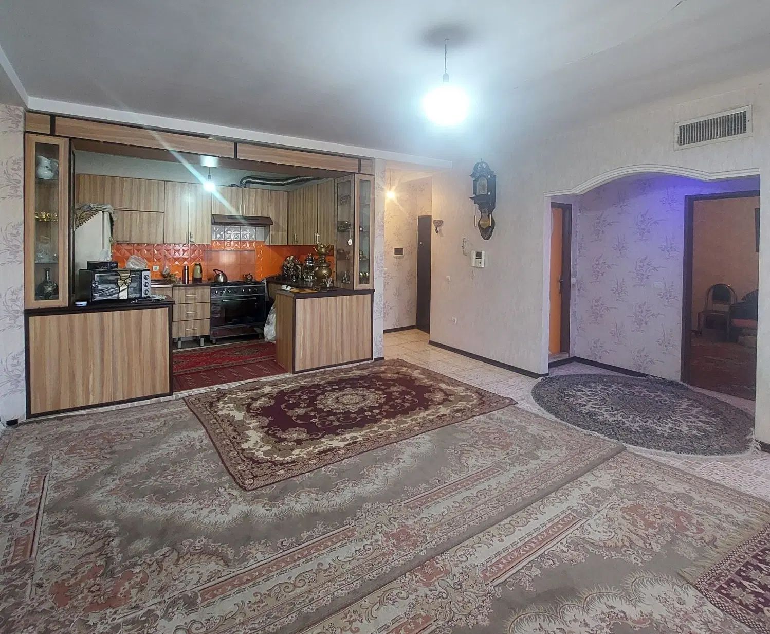 آپارتمان ۹۰متری ۲خوابه با پارکینگ / لوکیشن خ برزگر|فروش آپارتمان|محمدشهر, سیدآباد|دیوار