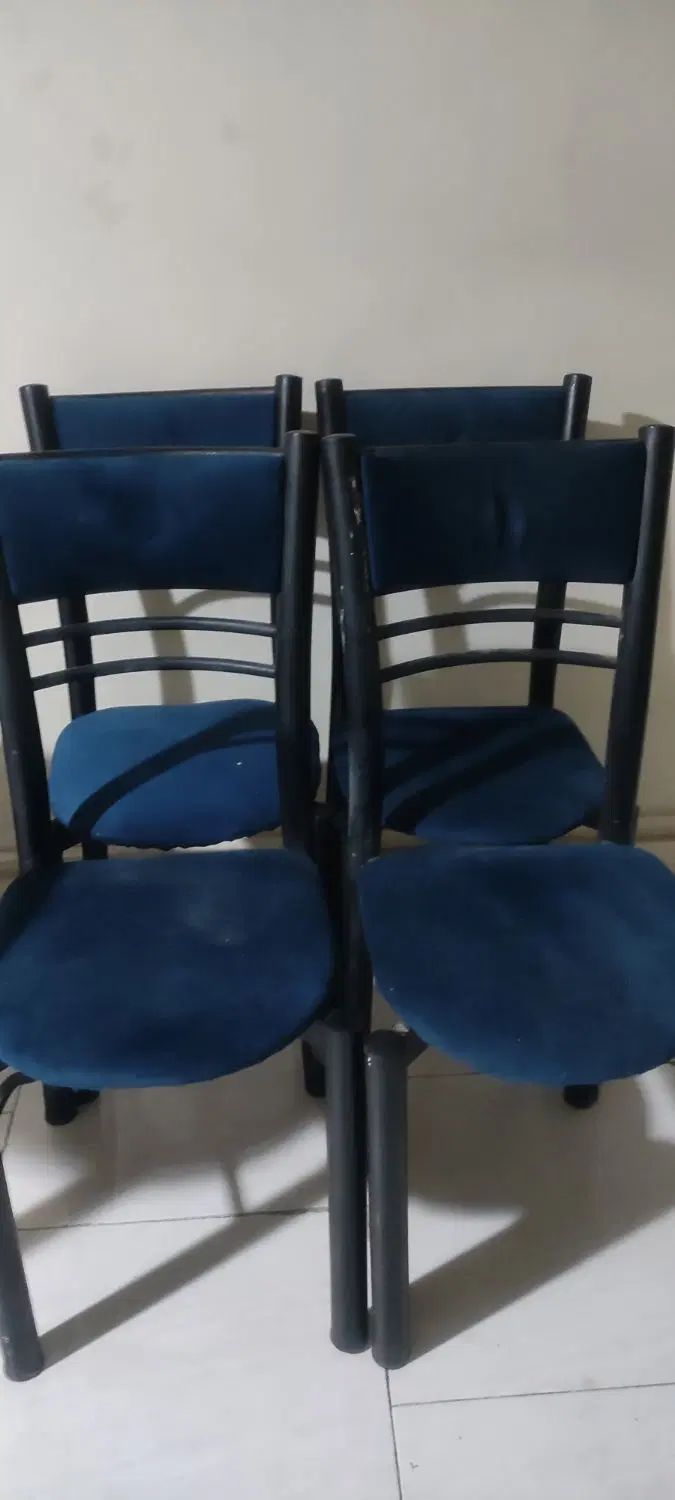 صندلی فرفوزه فلزی مشکی روکش مخمل نو سرمه ای|میز و صندلی غذاخوری|کرج, حسن آباد|دیوار