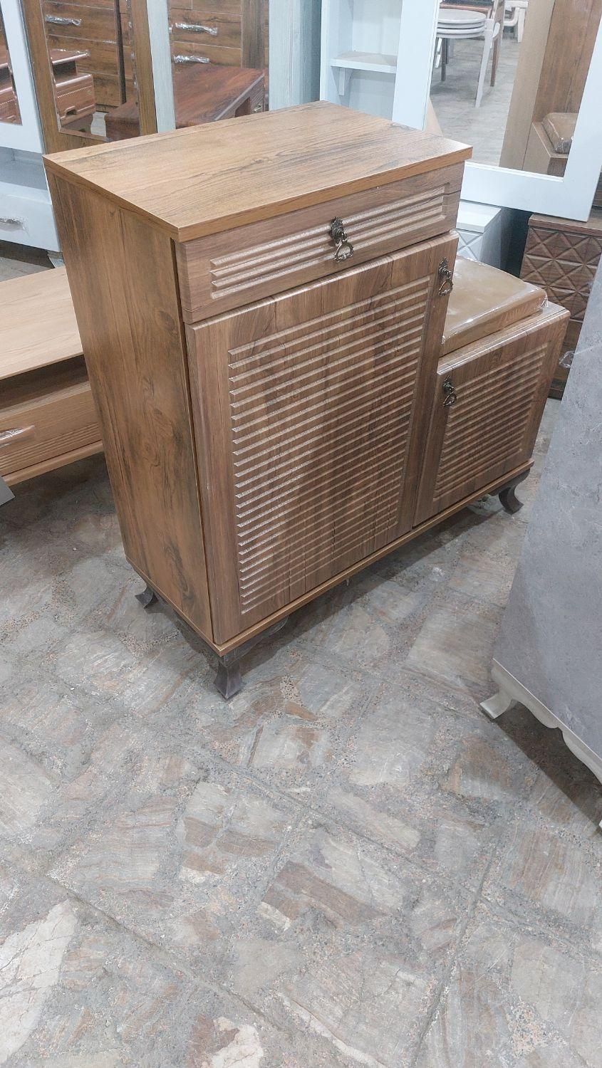 جاکفشی نشیمن دار|جاکفشی، کمد، دراور|اصفهان, احمدآباد|دیوار