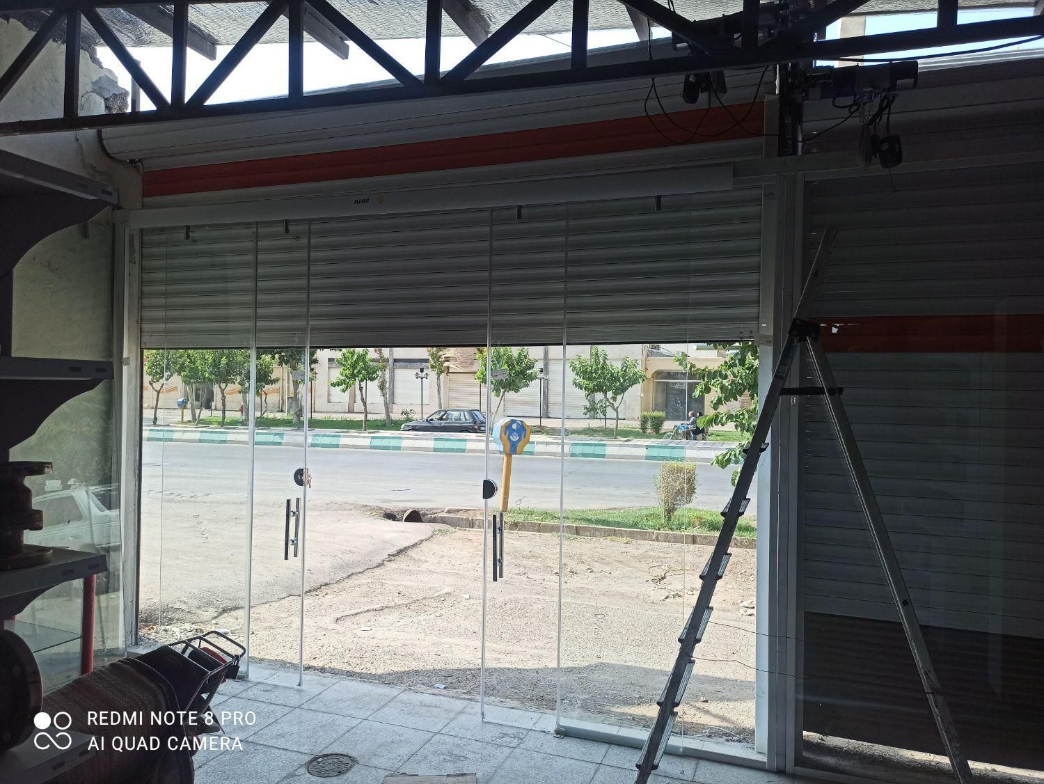 نصب شیشه(شیشه بری) و کرکره برقی و درب اتوماتیک|خدمات پیشه و مهارت|نجفآباد, شهید رجایی|دیوار