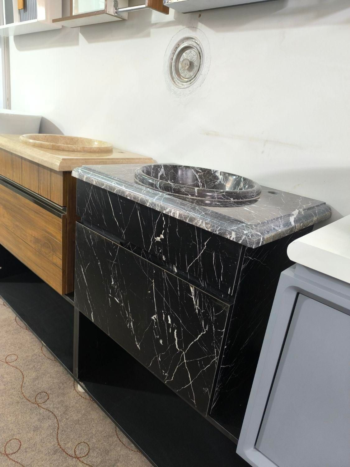 روشویی کابینتی مشکی رگه دار سنگ طبیعی|لوازم سرویس بهداشتی|مشهد, نوید|دیوار