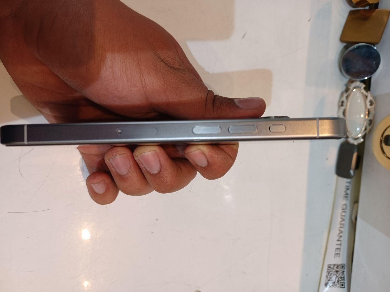 اپل iPhone 15 Pro با حافظهٔ ۱۲۸ گیگابایت|موبایل|تهران, اوقاف|دیوار